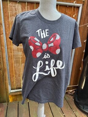 Disney Store Minnie Mouse "The Bow is Life" Graphic T-Shirt Glitter Bow! Woman L